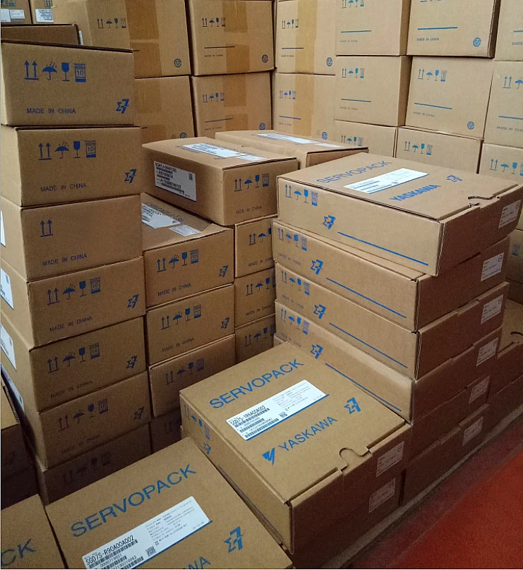 Новый оригинальный серводвигатель AC SGM7G-03AFA21 SGM7G-03AFC61 SGM7G-03AFA61 SGM7G-03A7C61 Бесплатная доставка DHL/UPS/FEDEX on.