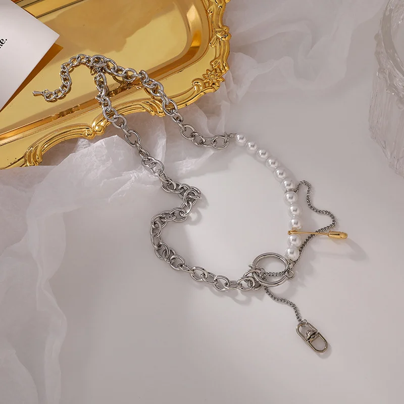 

LOVOACC Hip Hop Asymmetric Faux Pearls Pendant Necklace for Women Safety Pin Toggle Clasp Circle Choker Necklaces Punk Jewelry