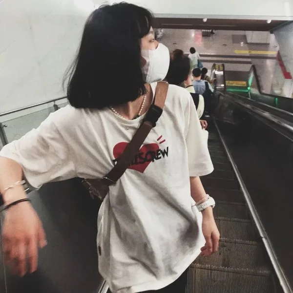 4 размера Повседневная белая универсальная базовая футболка с сердечками и