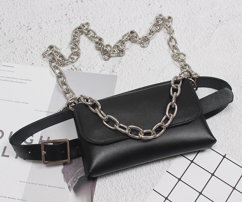 

[EAM] Pu Leather Black Metal Chain Mini-bag Stitch Long Belt Personality Women New Fashion Tide All-match Spring 2021 1X063