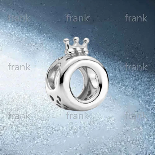 

799036C00 Signature Logo & Crown O Charm