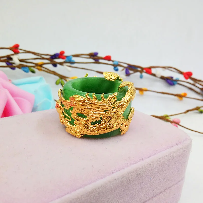 

Natural Green Chalcedony Hand-carved Dragon Ring Fashion Boutique Jewelry Men and Women Agate Ring Gift Accessories