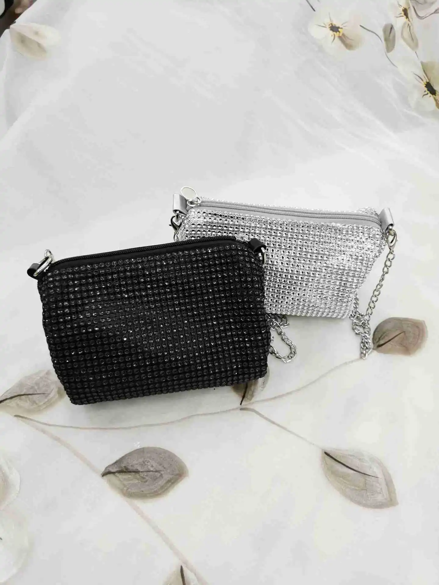 

Rhinestone Bag Glitter Diamond Pouch Bag Messenger Bag Women New 2020 Elegant Temperament Bags a5497