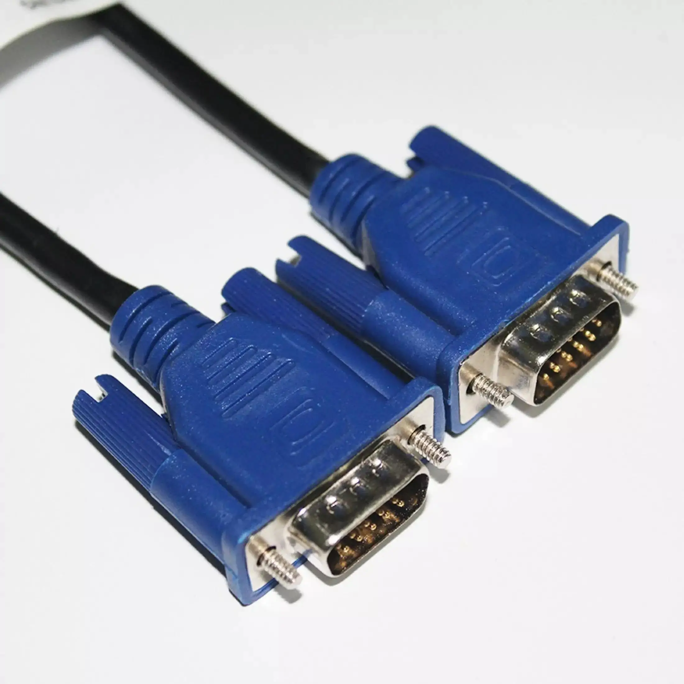 

Оригинальный VGA-кабель 1,5 метра, 15 контактов, штекер-штекер