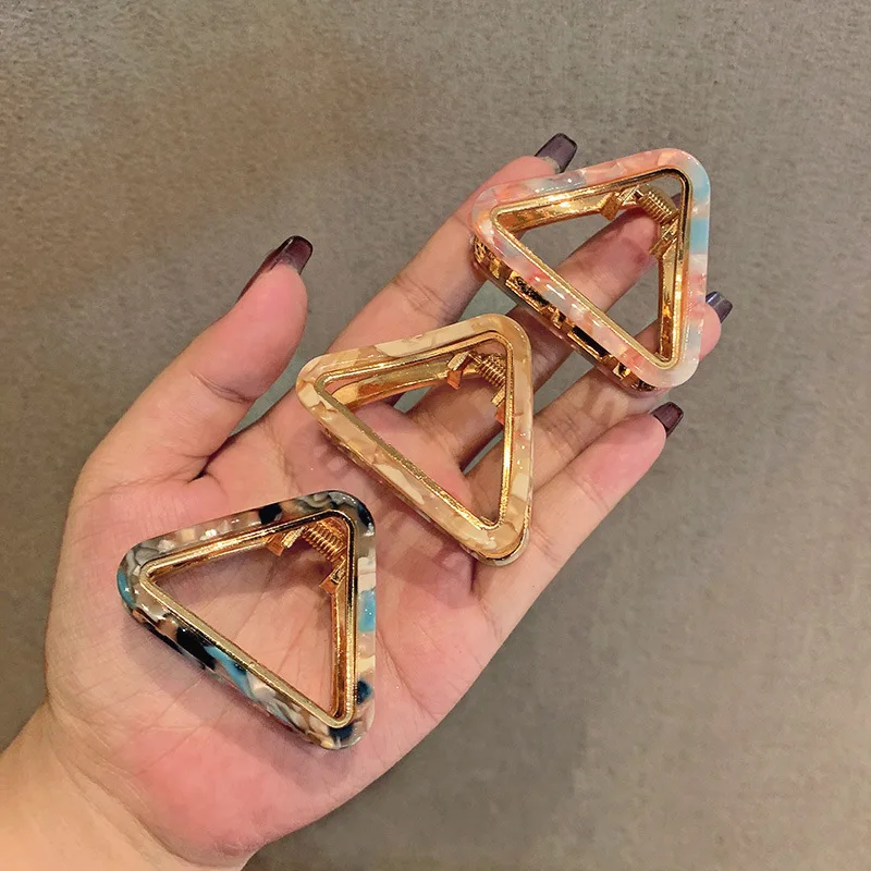 

Fashion Retro Triang Metal Hair Claw Crab Clamps Sweet Hair Clip Ponytail Hair Hairpin Hair Accessories For Women Girls Ornament