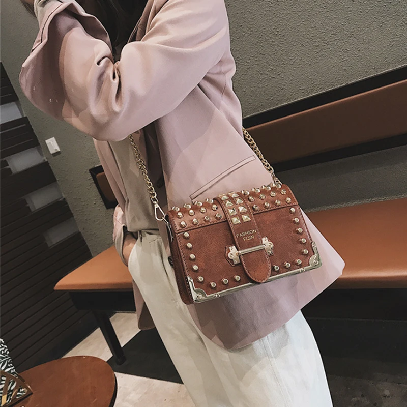 Новинка 2019 модная женская сумка через плечо с заклепками маленькая квадратная