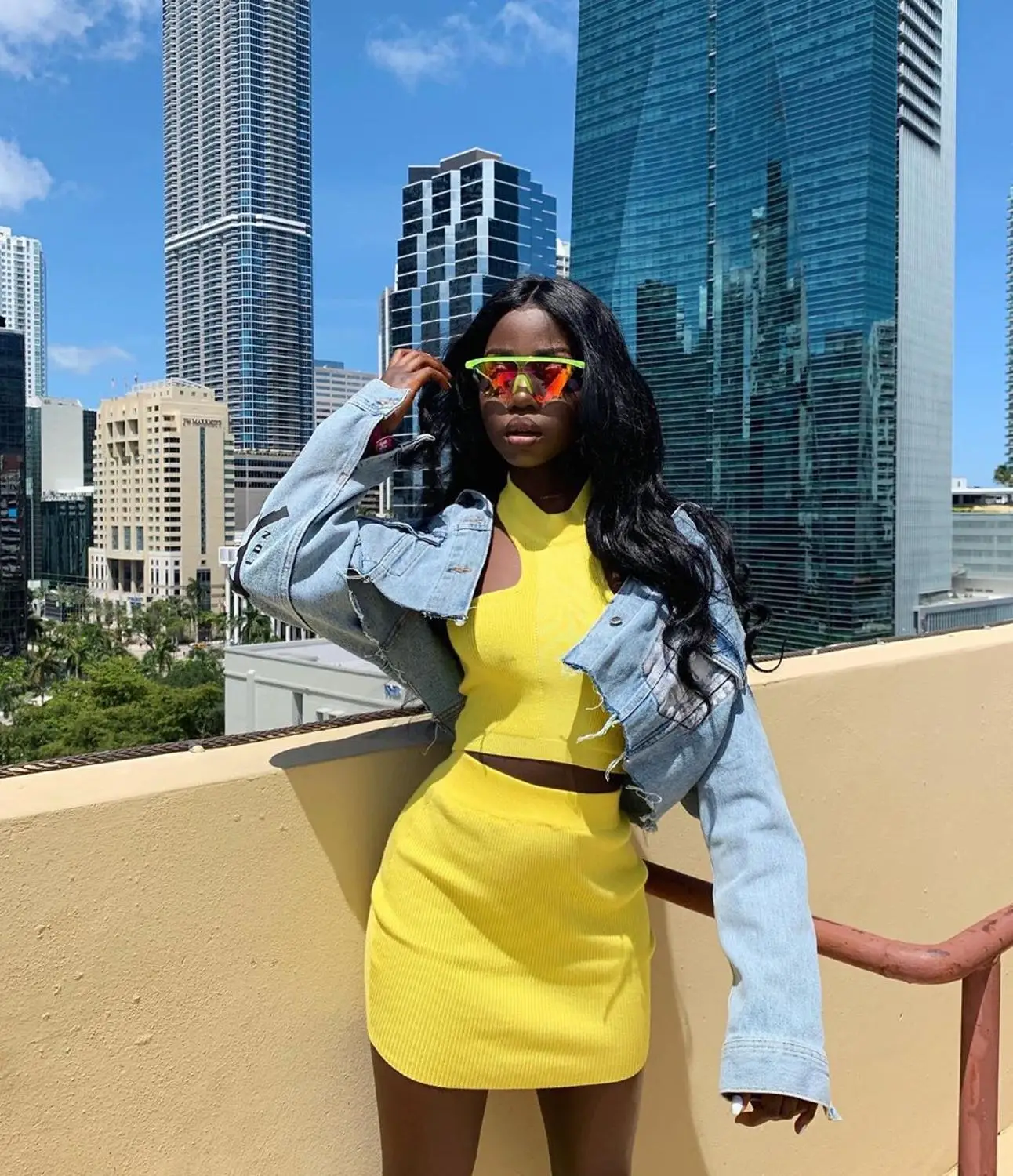 Комплект из двух предметов с юбкой BKLD укороченный топ открытой спиной без