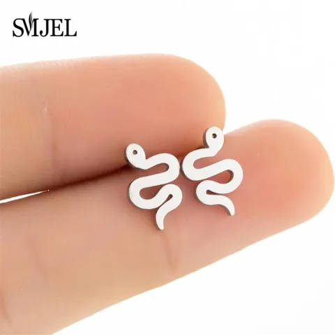 Pequenos brincos de animais de aço inoxidável Brincos para mulheres garotas girafas fofas peixe de coelho Earings de gato jóias acessórios para cães