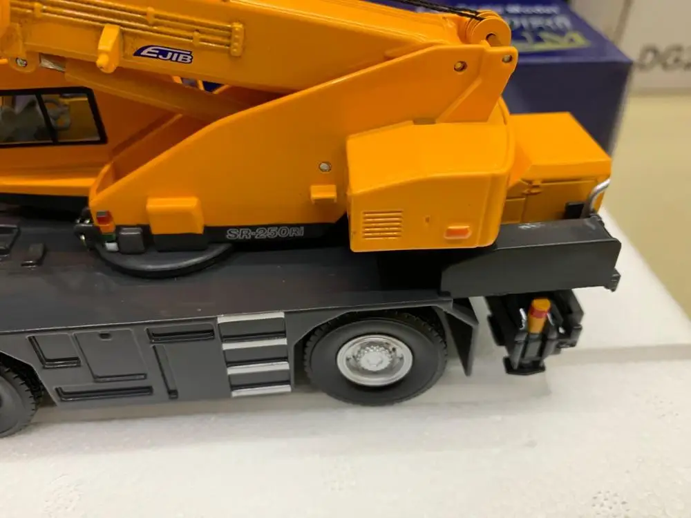 Kato SR 250Ri Crane премиум класса черновой формы масштаб 1/50| |