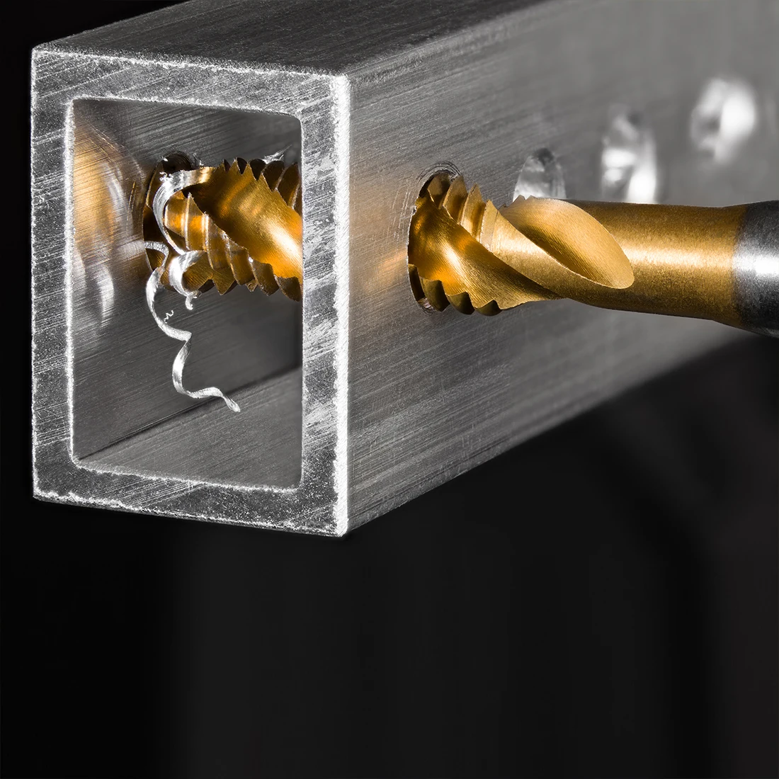 

uxcell Machine Tap 1/4-20 UNC Thread Pitch 3 Flutes Titanium Plating HSS 2pcs