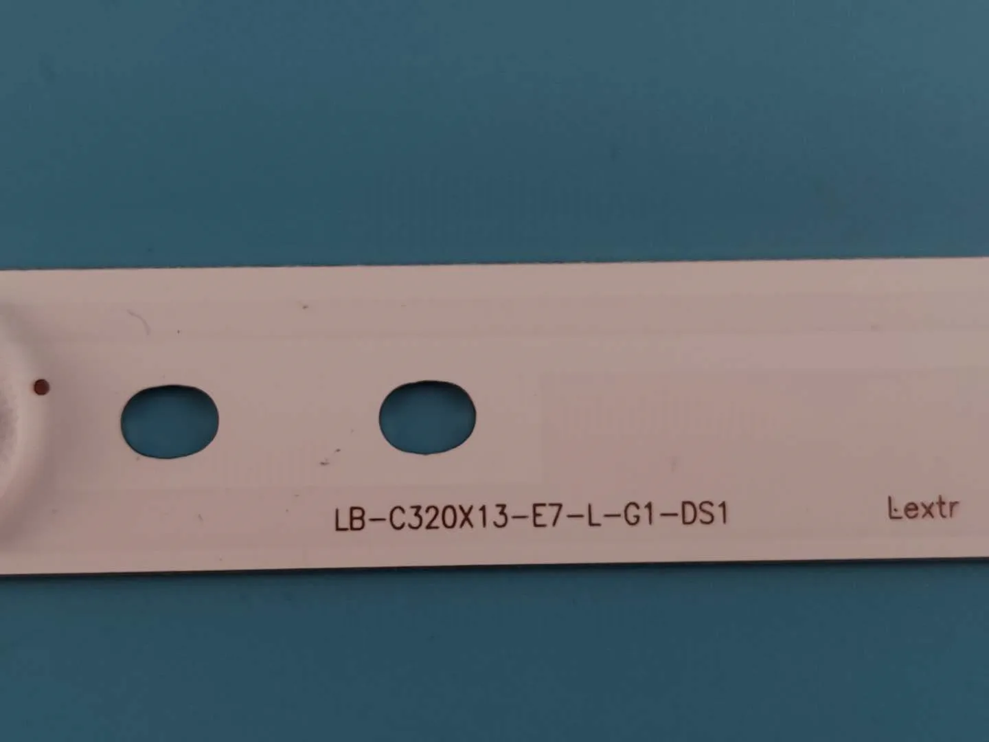 3 шт./компл. 562 мм новая светодиодная лента SVJ320AG2 SVJ320AG2_REV2_6LED_130307 32D2000 SVJ320AK3 SVJ320AL14 |