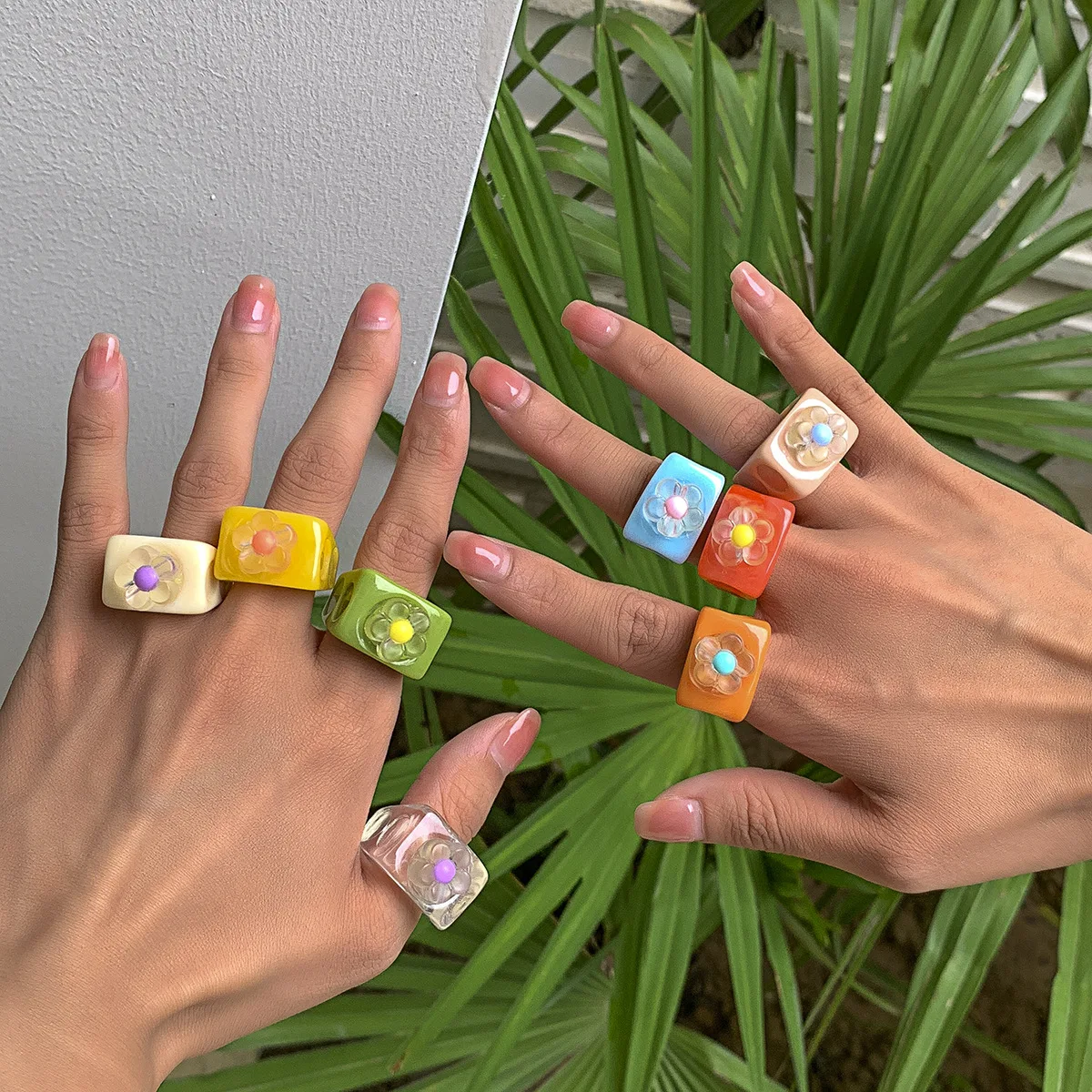 

Transparent Acrylic Resin Flower Rings For Women Geometric Fashion Irregular Bohemia Flower Acrylic Ring Vintage Jewelry Gift