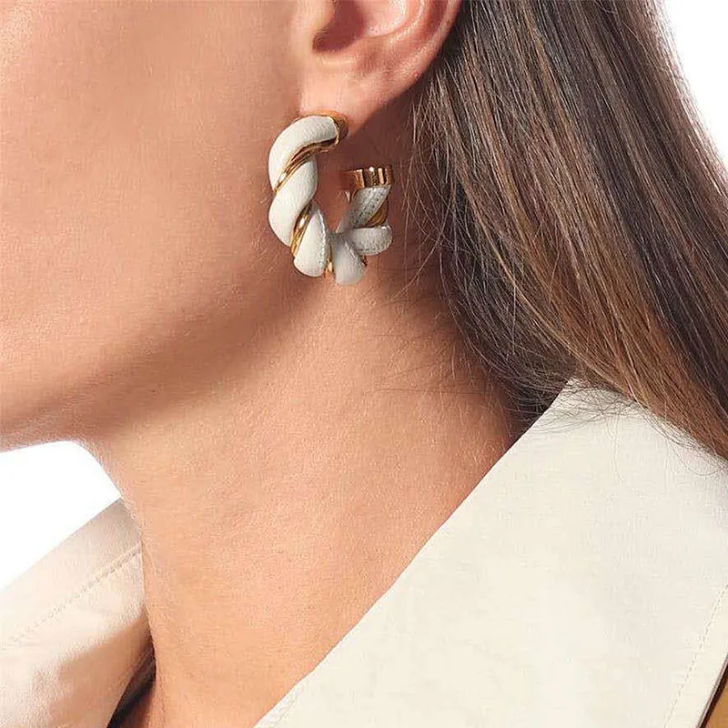 

Hangzhi 2020 Vintage Geometric Leather Metal Twist Weave Two-color Round Hoop Earrings for Women Girls Fashion Jewelry Gift