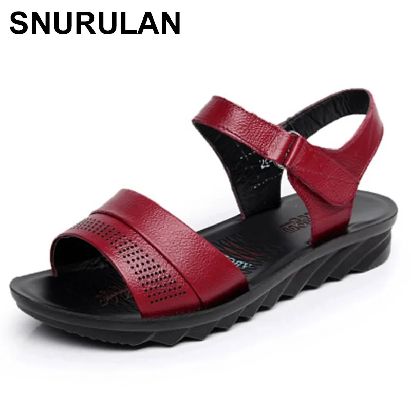 

SNURULAN Summer Beach Shoes Ladies Fashion Leather Flat Sandals Women Casual Comfortable Black Sandals elderly Soft bottom sand