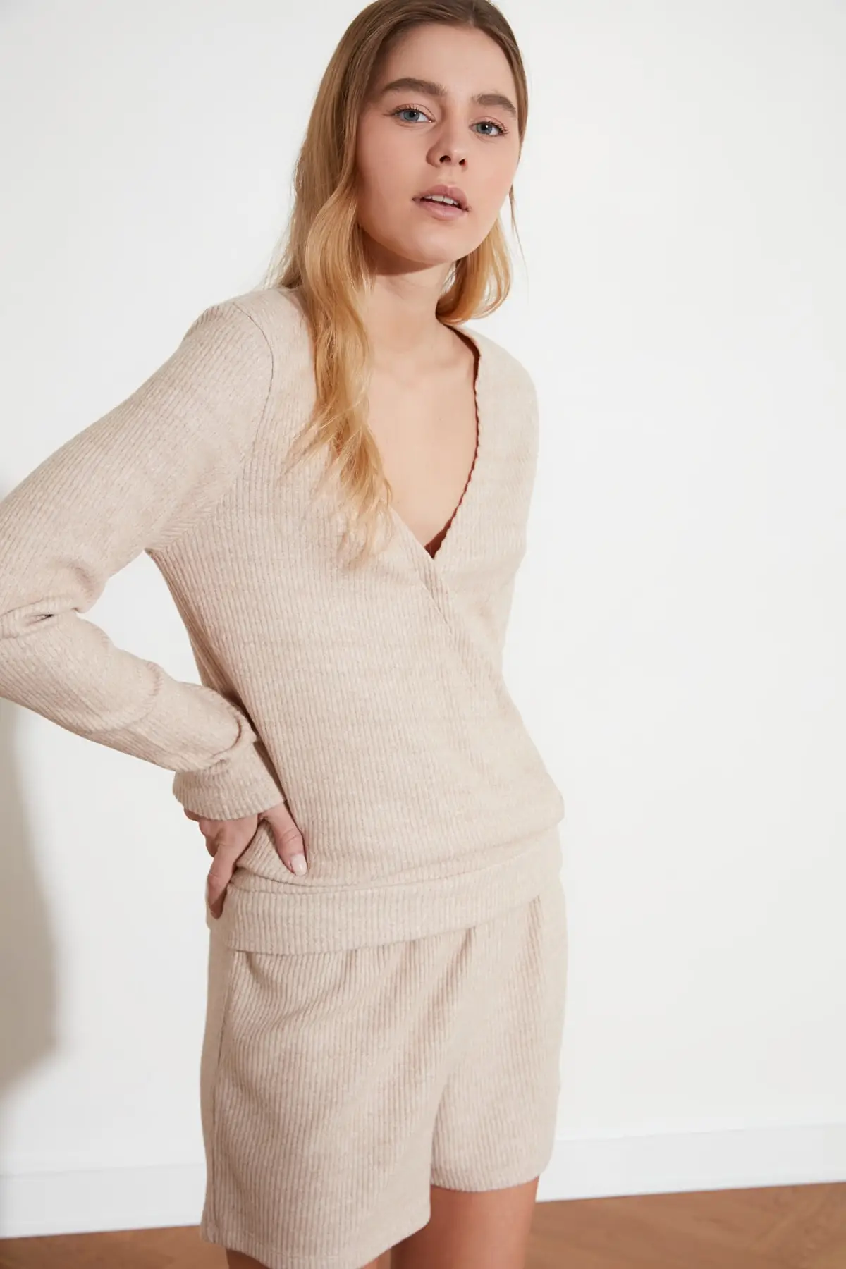 

Trendyol Knitted Pajamas Set THMSS21PT0064