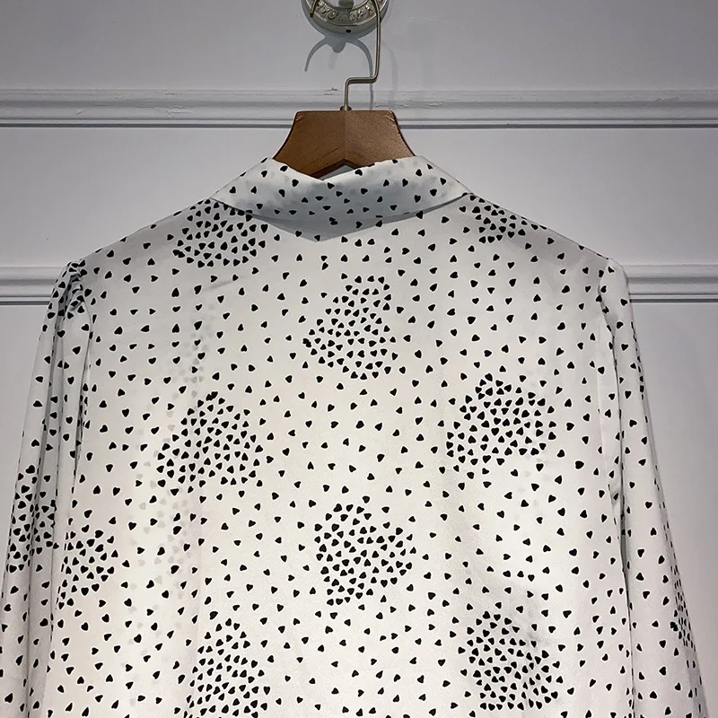 

Women Single Breasted Shirt Casual Loose Heart Turn-down Collar New Fashion 2020 Blouse and Top