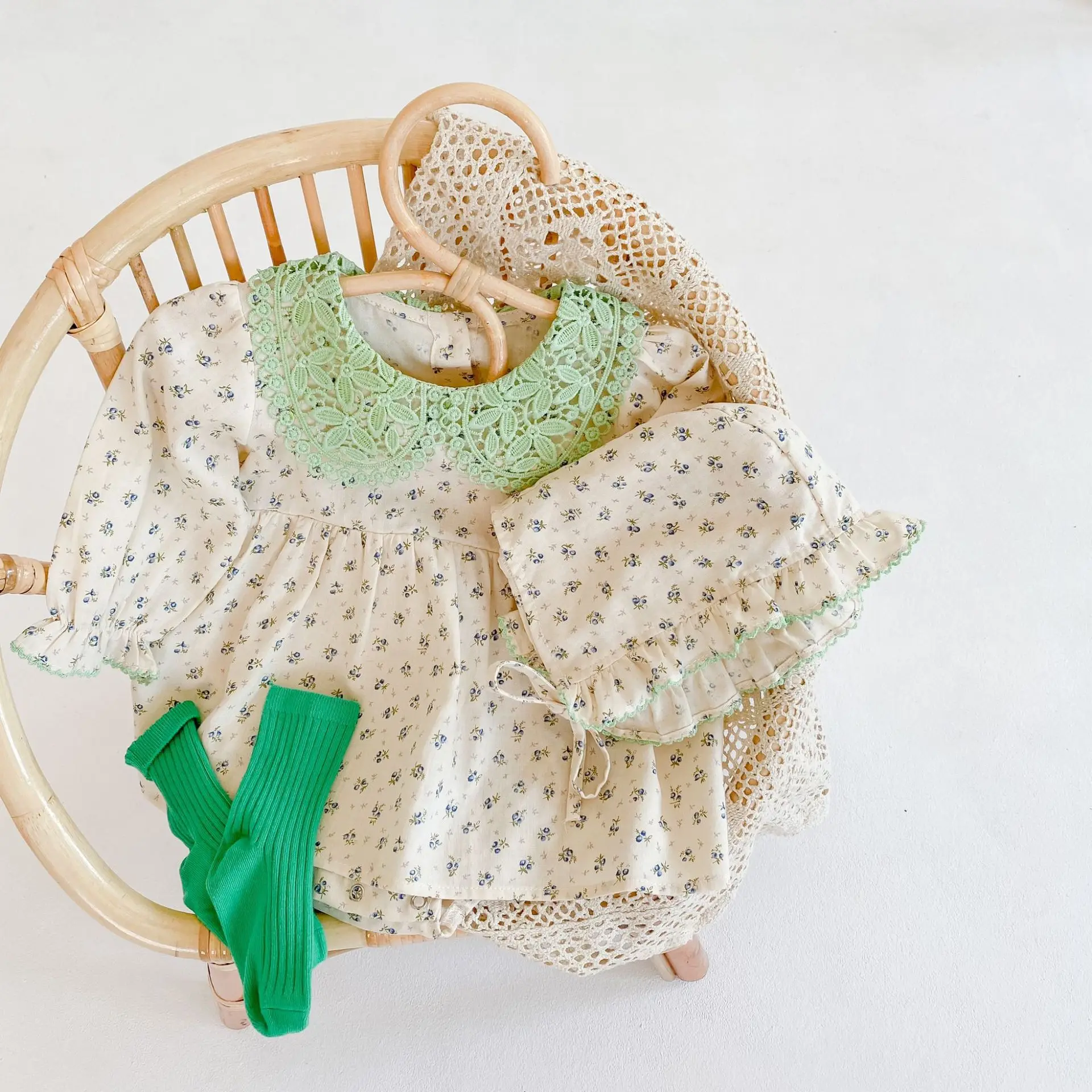 Платье с цветочным рисунком и длинными рукавами для маленьких девочек Красивые