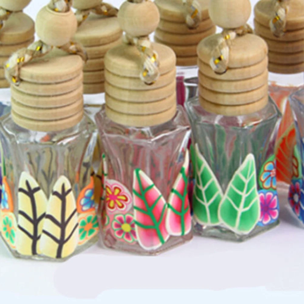 Автомобильный подвесной освежитель воздуха с принтом в виде флакона