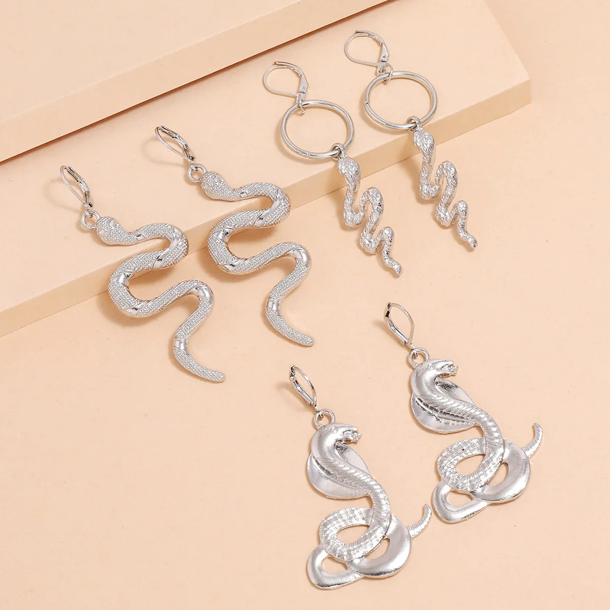 

Stillgirl 3Pairs Punk Silver Color Snake Unusual Pendant Earrings for Women Hip Pop Animal Hoop Set Couple Fashion Jewelry Gift