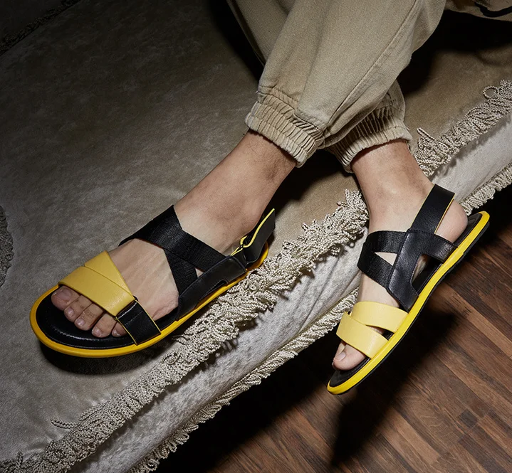 

Мужские кожаные шлепанцы, удобные сандалии на плоской подошве, Повседневная модная Уличная обувь, летние пляжные Тапочки