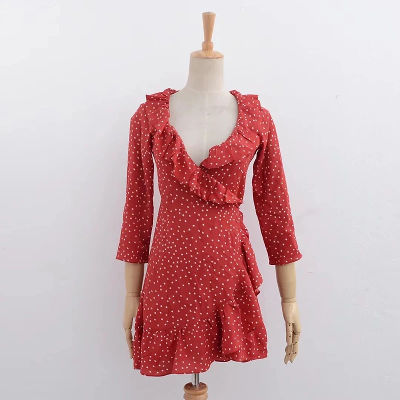 Летнее платье темно синего цвета с красной звездой вырезом длинным рукавом