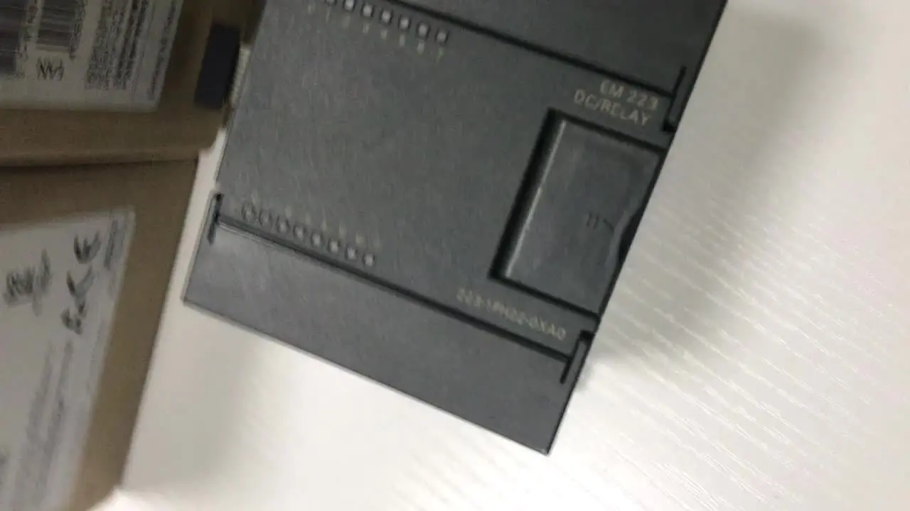 

Hot sote 6ED1055 1MD000BA1 LOGO AM2 2 RTD Module d'extension