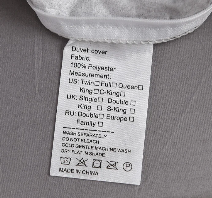 Однотонный окрашенный комплект пододеяльников и наволочки или простыня