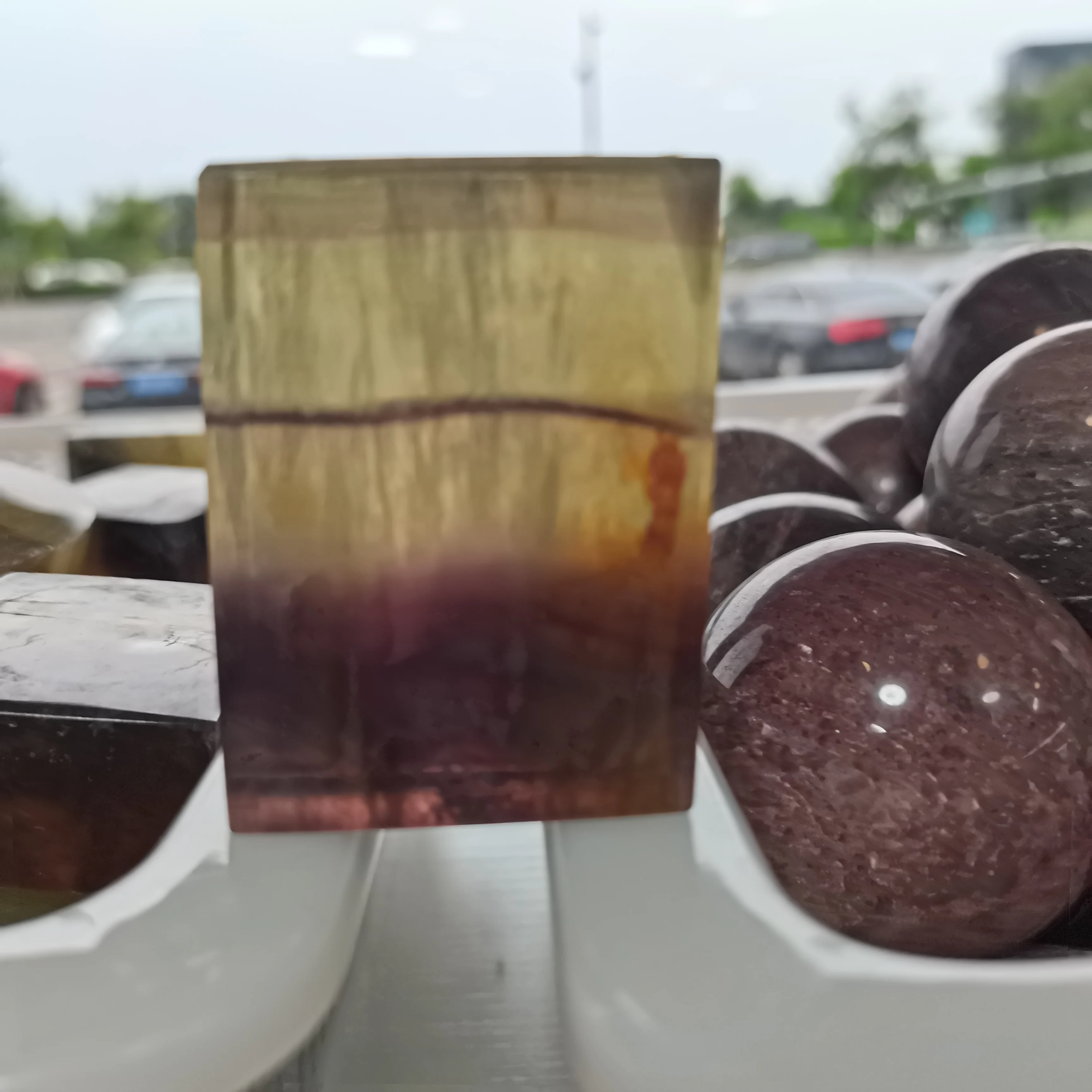 

100% натуральный флюорит в таблетках кварц ручной работы полированный Кристалл Красочные полосы флюорит Радужный камень для украшения дома