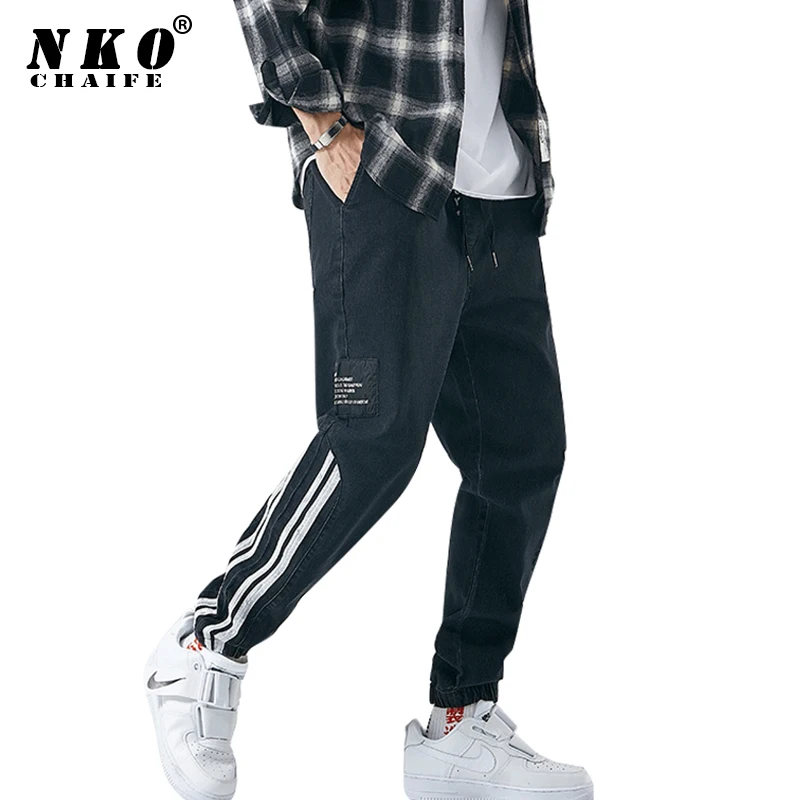 

CHAIFENKO Men M-8XL Cargo Jeans Pants Men 2021 New Fashion Casual Harem Joggers Trousers Men Reflective Stripes Denim Jeans Mens