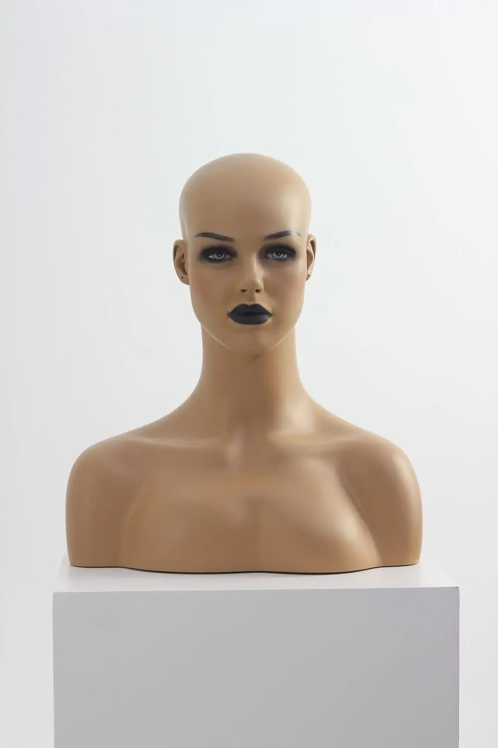 

Стандартный бюст для париков