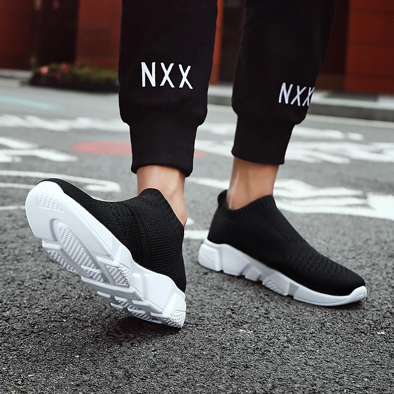 

New Summer Shoes Men Breathable Mesh Sneakers Men Casual Socks Shoes Comfortable Slip-On Men Shoes Soulier Homme