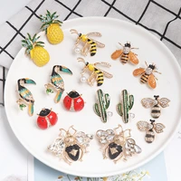 2019 new arrival fashion bee stud earrings for women gold color bee statement earrings lady jewelry female bijoux