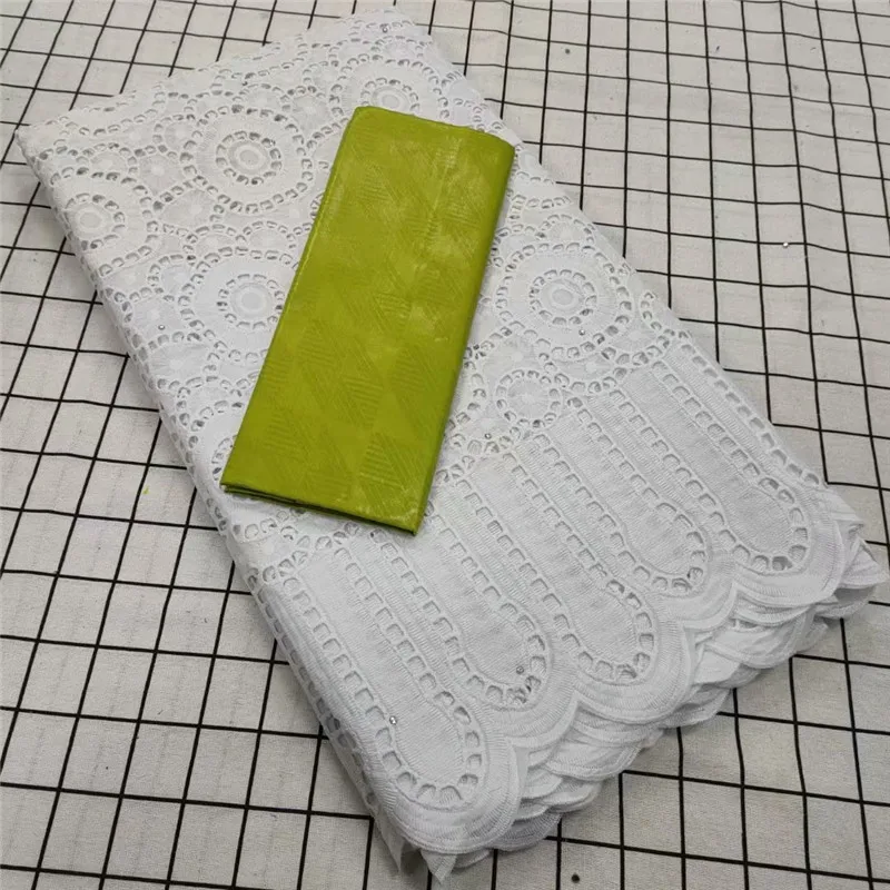 

Африканская сухая хлопчатобумажная кружевная ткань 2,5 + 2,5 ярдов высококачественное кружево базин богатый хлопок в швейцарском нигерийском...