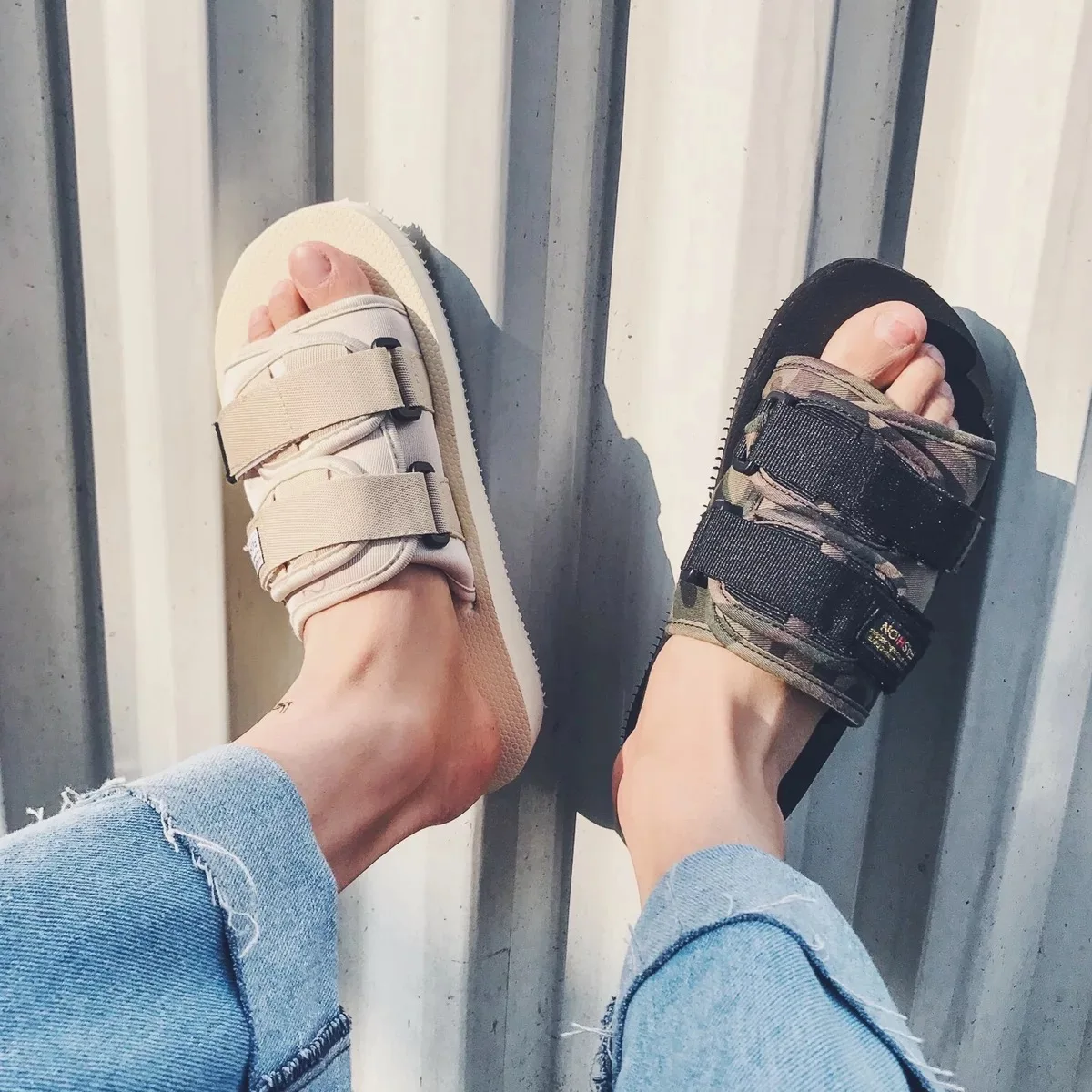 

4477 Luxury brand beach shoes Men and women slippers outdoor non-slip shoes summer sandals and slippers quality shoes