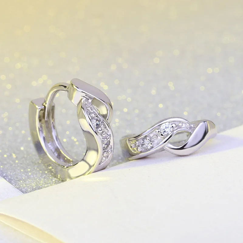 2021 Новое поступление Бесплатная классический серебристый цвет серьги модные