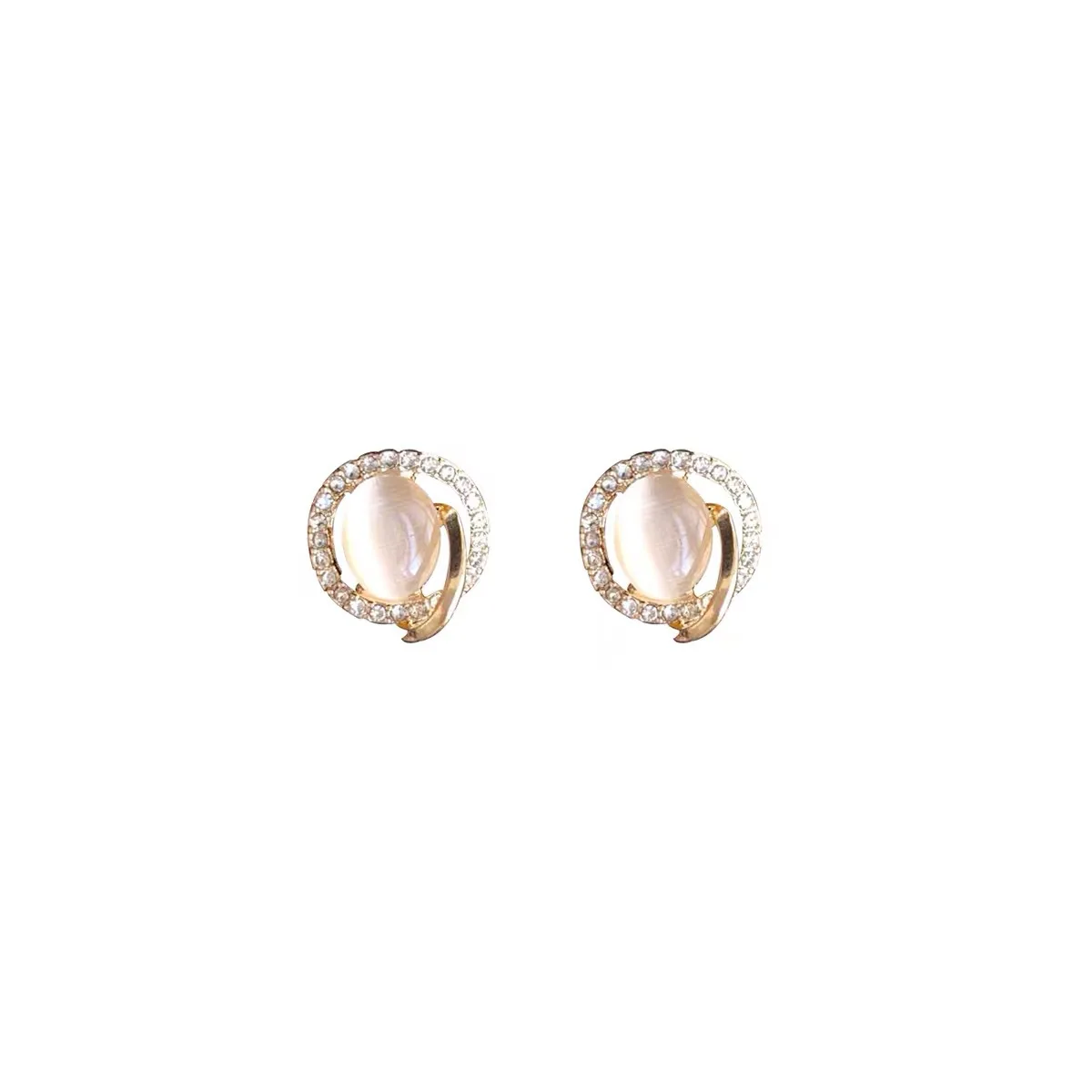 

Delicate Micro-Set Rhinestones Surround Gentle Cat Eye S925 Stud Earrings