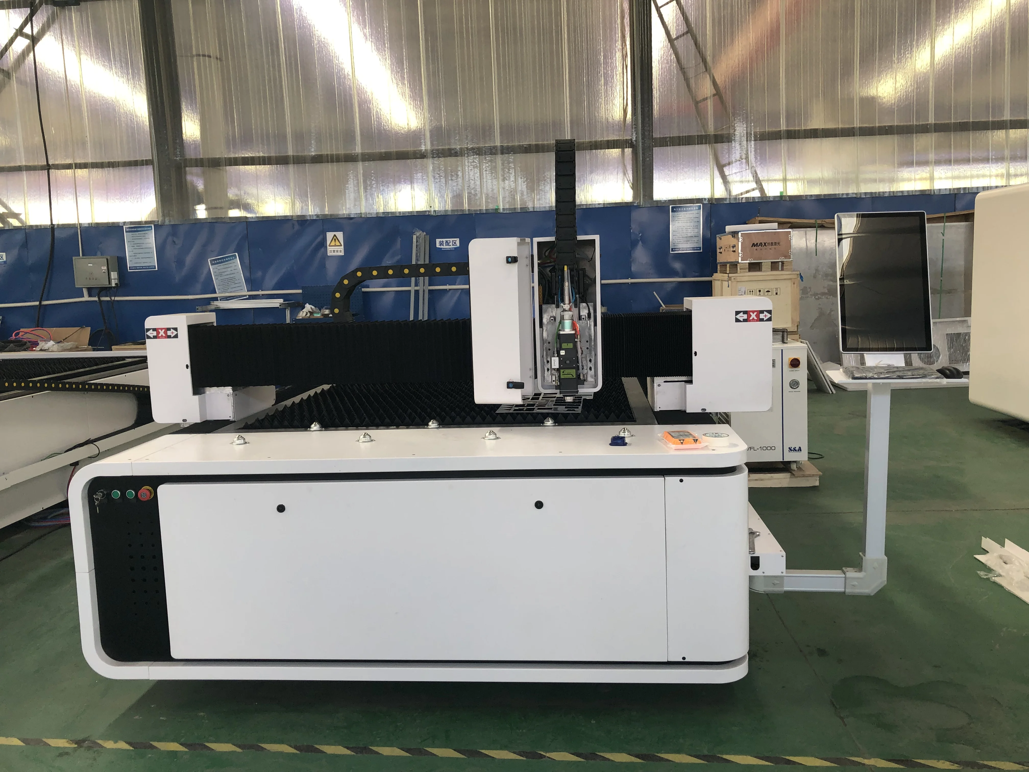Хорошее качество JNLINK CNC волоконный лазерный резак листового металла |