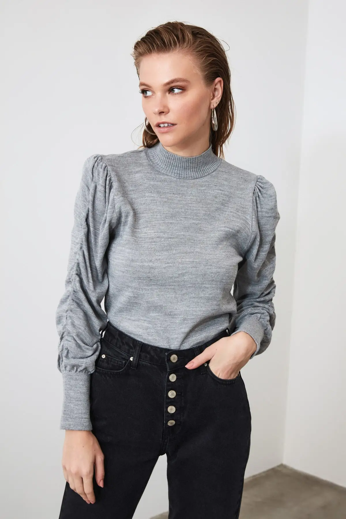 

Trendyol Handle Shirred Knitwear Sweater TWOAW21KZ0965