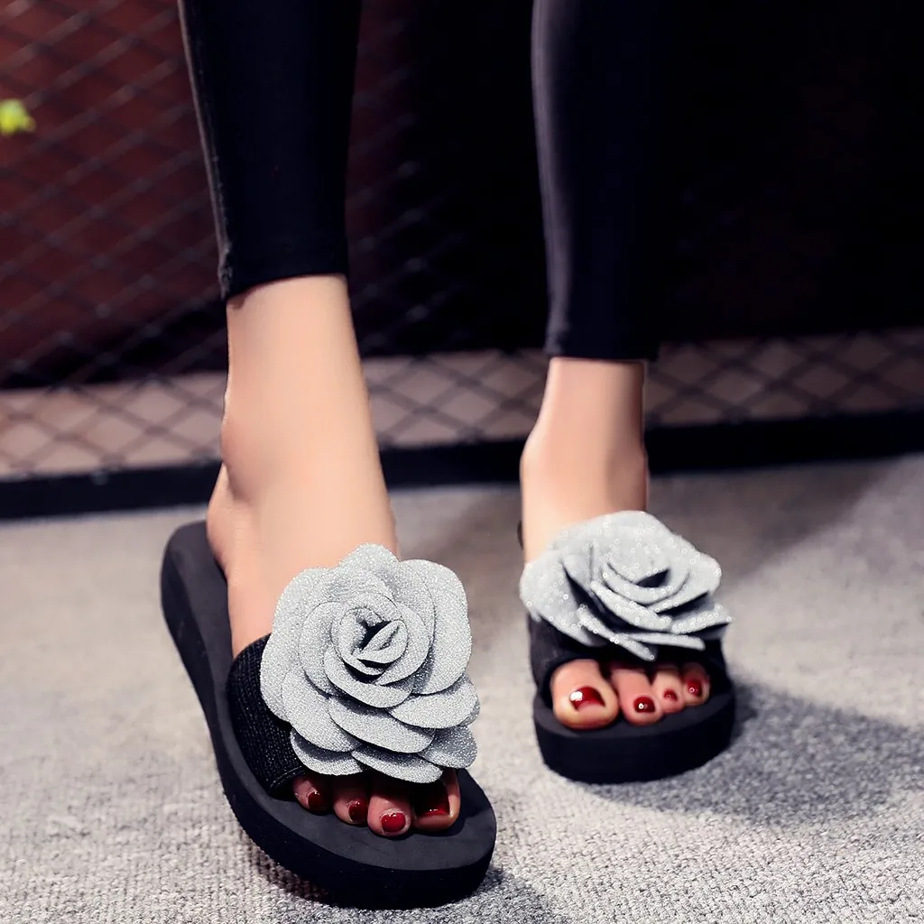 Женские пляжные Тапочки на танкетке разноцветные слипоны с открытым носком и