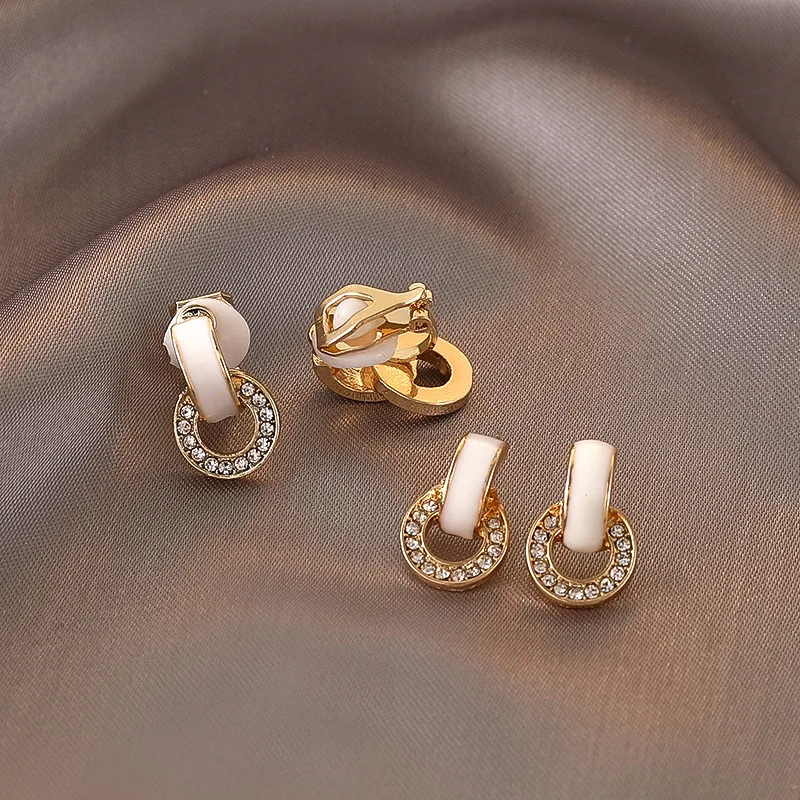 

2021 New Korean Zircon Rhinestone Circle Enamel Women's Earrings Temperament Ear Studs Clip On Earrings for Women Jewelry