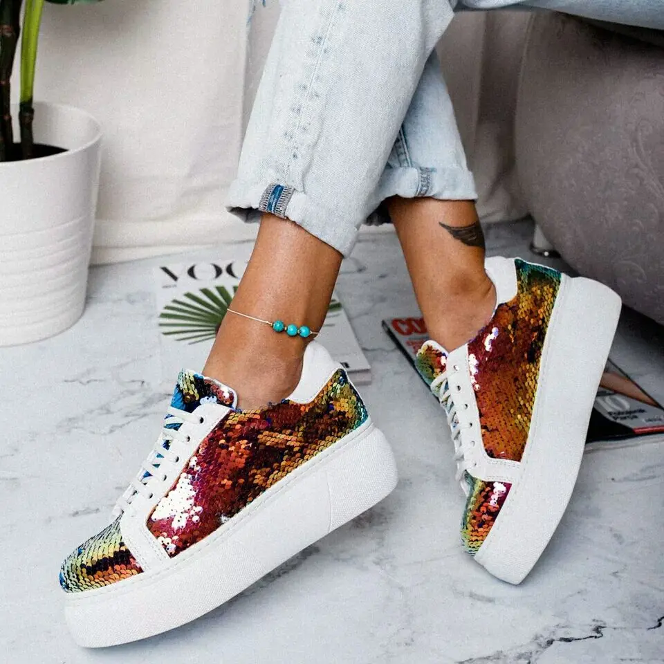 Кроссовки женские на шнуровке Вулканизированная подошва блестящие дышащие