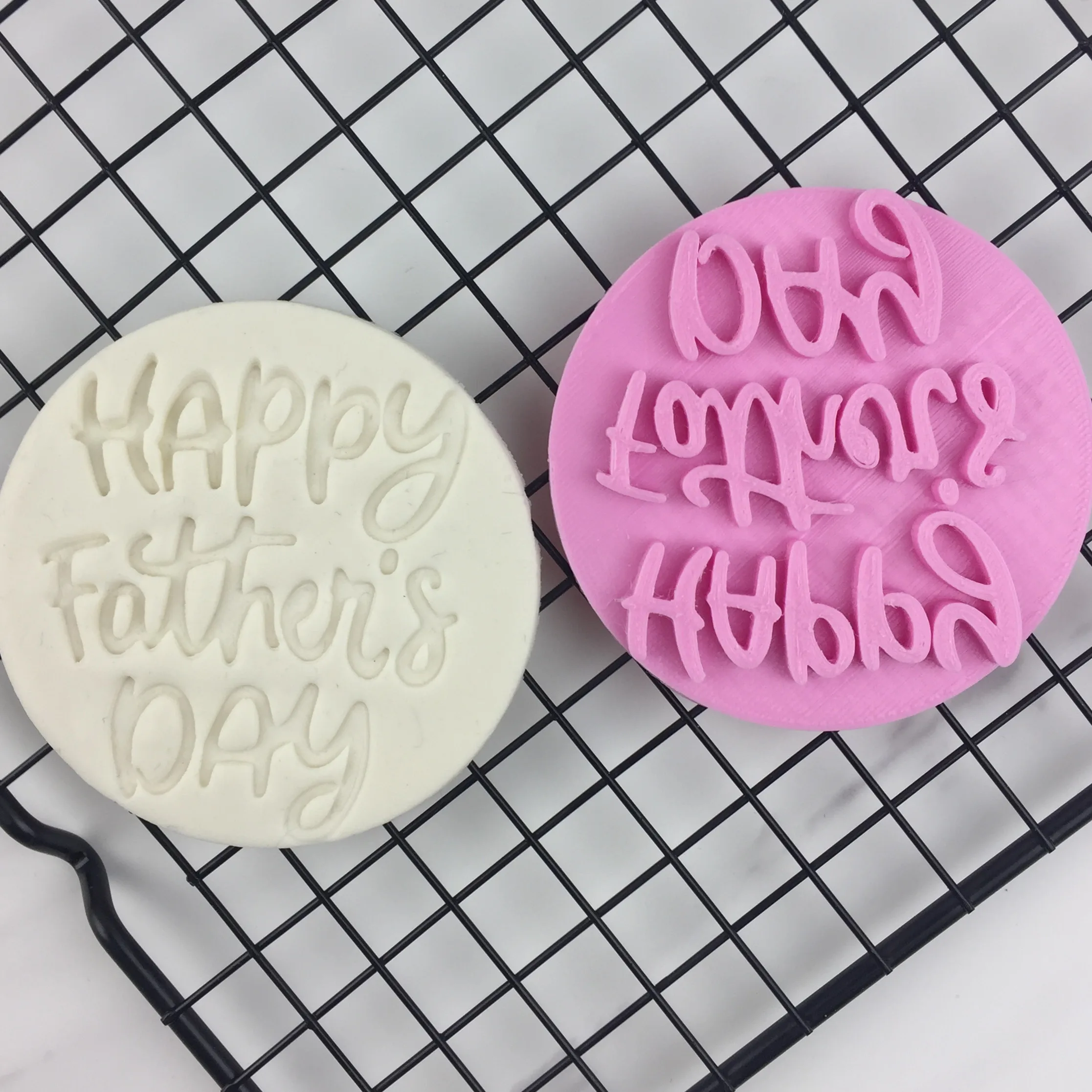 

Happy father's Day Cookies Cake Mould Baking Tool PLA 3D printing can be customized with various text patterns