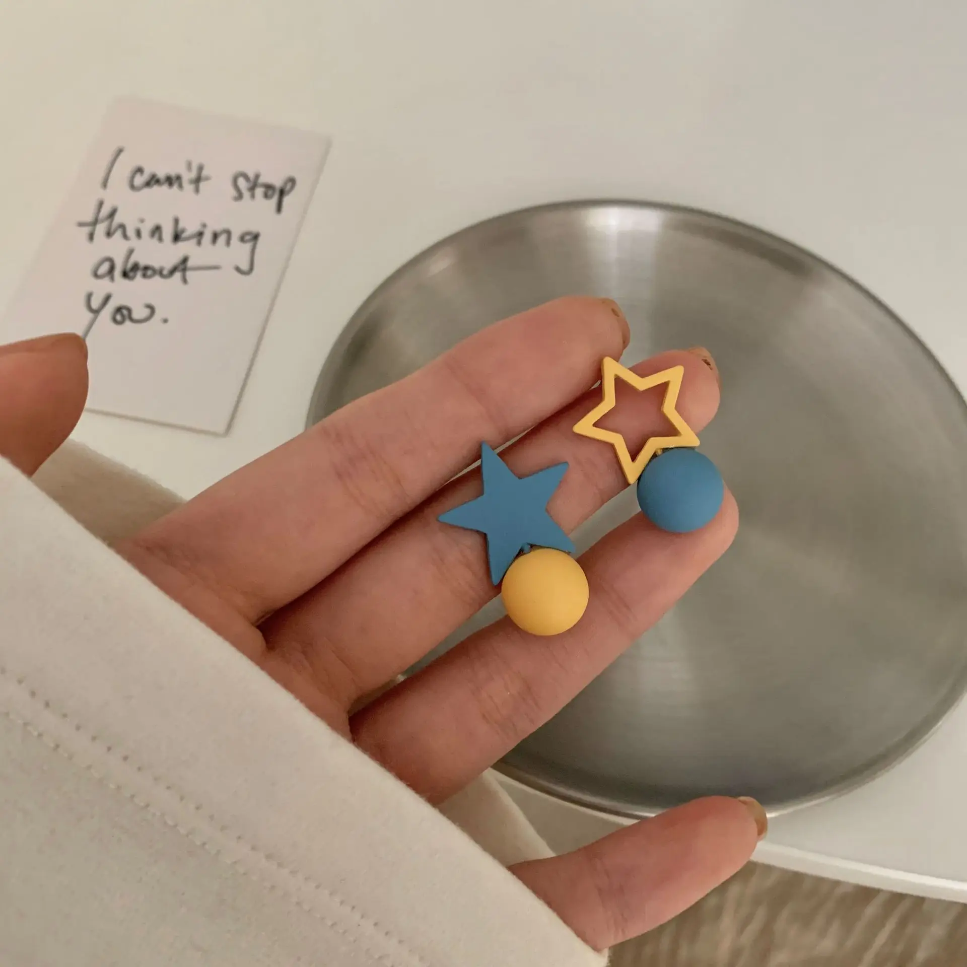 

S925 Silver Needle Asymmetrical Contrast Color Haze Blue Star Stud Earrings Women Korean Temperament Female Clip Earring Jewelry