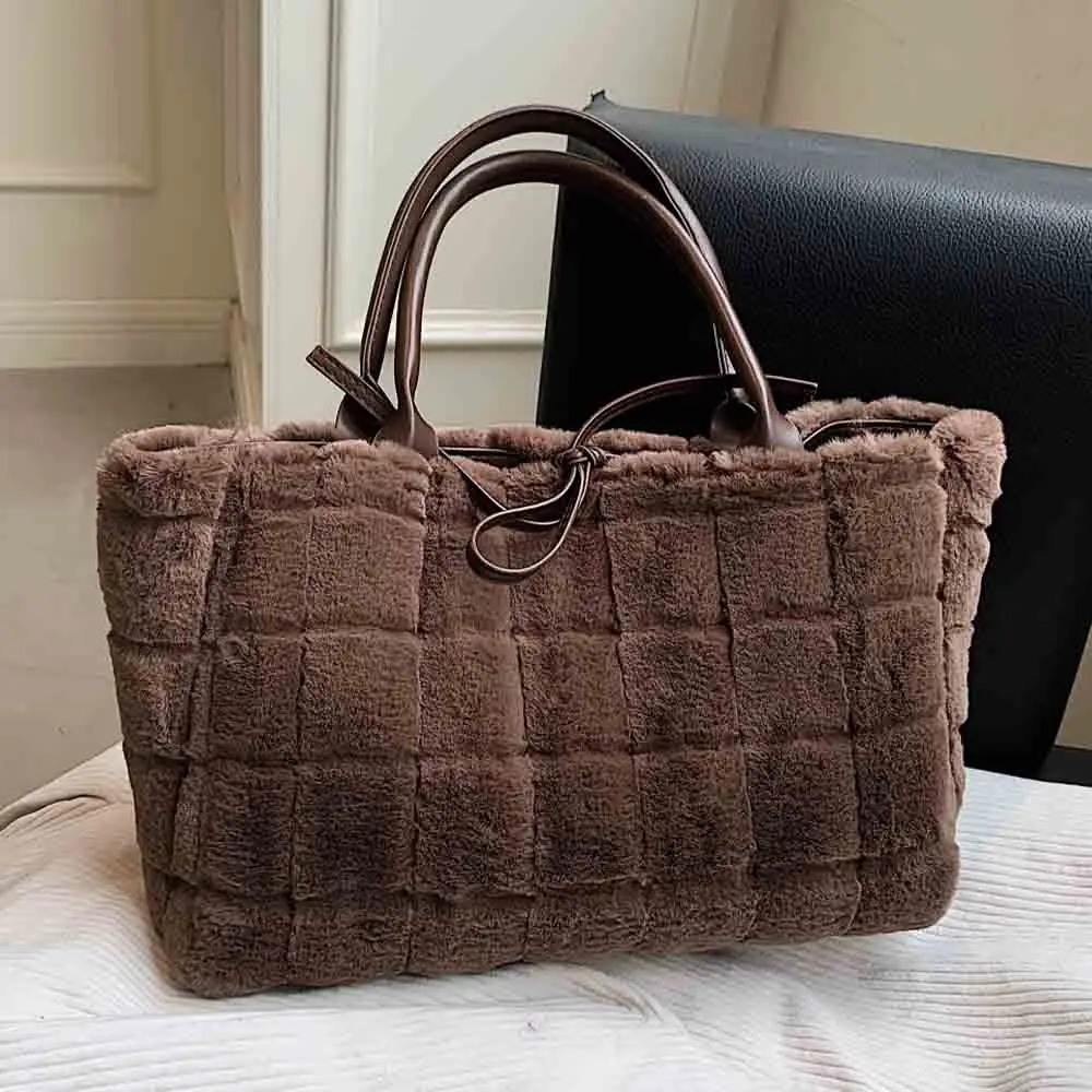 

Модная мягкая зимняя сумка, роскошные плюшевые сумки из искусственного меха для женщин, сумки и кошельки, тканый стиль, женская сумка-тоут, с...