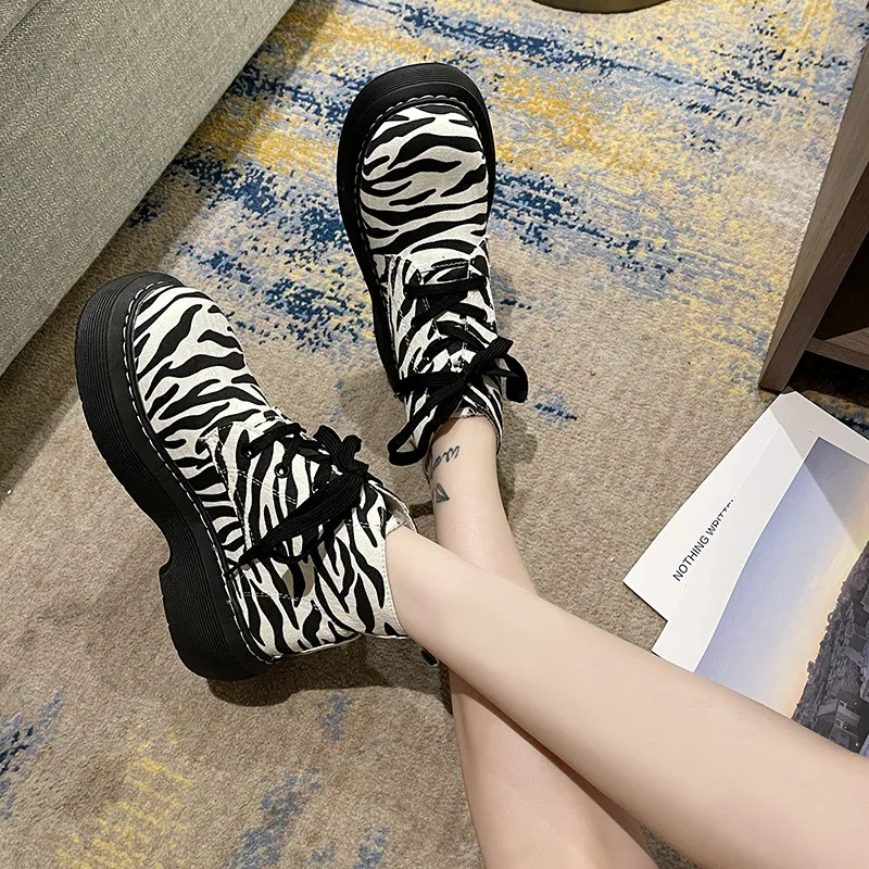 

Fashion Zebra Pattern Platform Boots Women's Round Toe Thick Heel Ankle Boots Women's Lace-up Cross-tie Snow Boots Leopard Graff