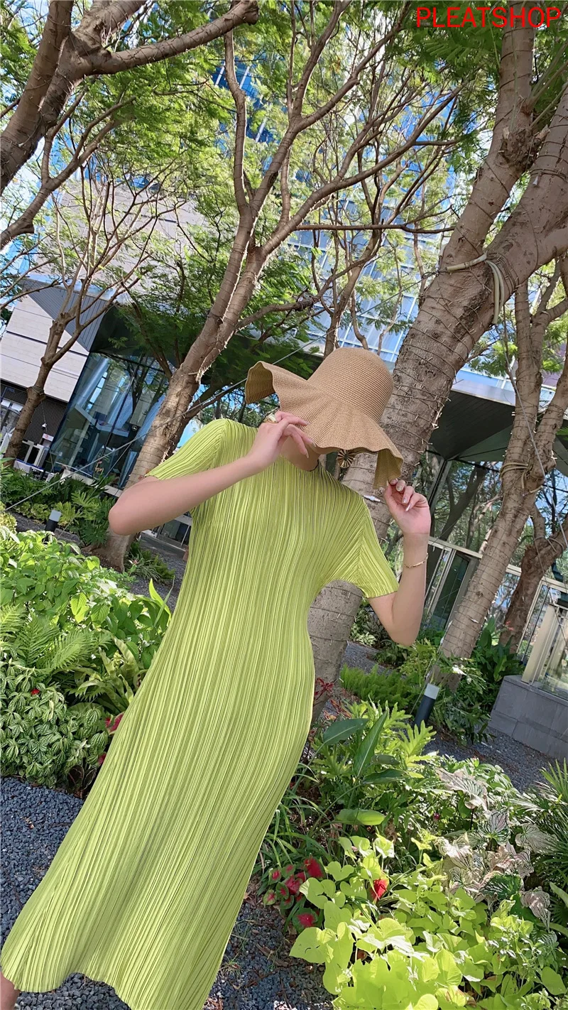 

Осеннее Новое модное женское платье средней длины, однотонное яркое приталенное платье с завышенной талией, платья миаке, плиссированные платья