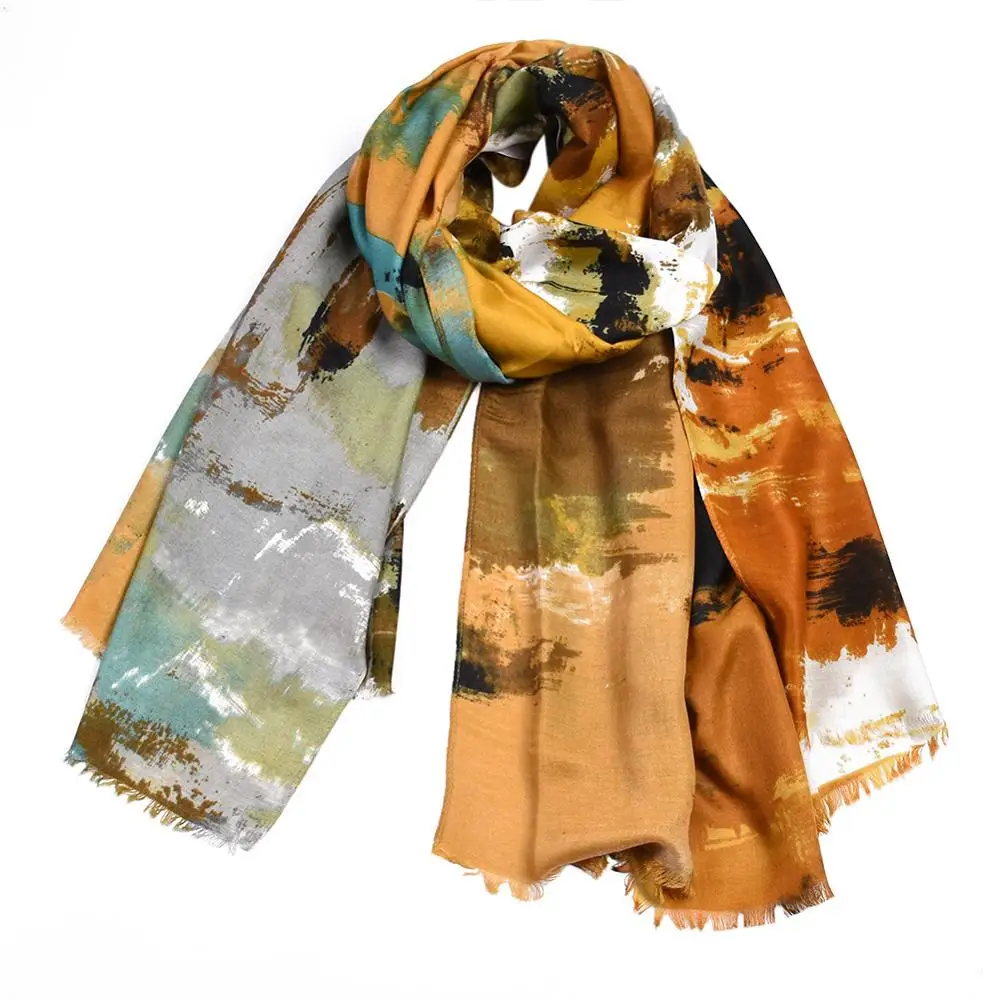 Рисунок 4 - Женский хлопковый шарф с принтом граффити