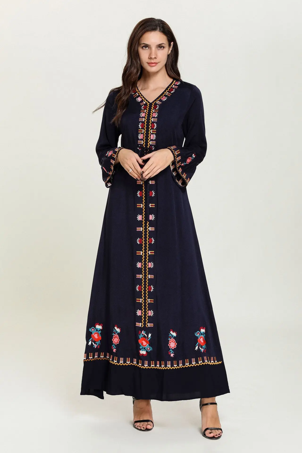 Plus Size Islamic Clothing Muslim Maxi Dress Women Kaftan Robe Embroidery Black Abaya Pakistan Turkish Turkey Dubai Caftan 2019 |