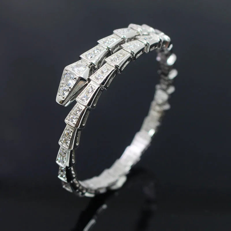 

Новый высококачественный классический браслет-талисман в форме змеи, Римский прозрачный кристалл с полностью покрытием из циркония и плат...