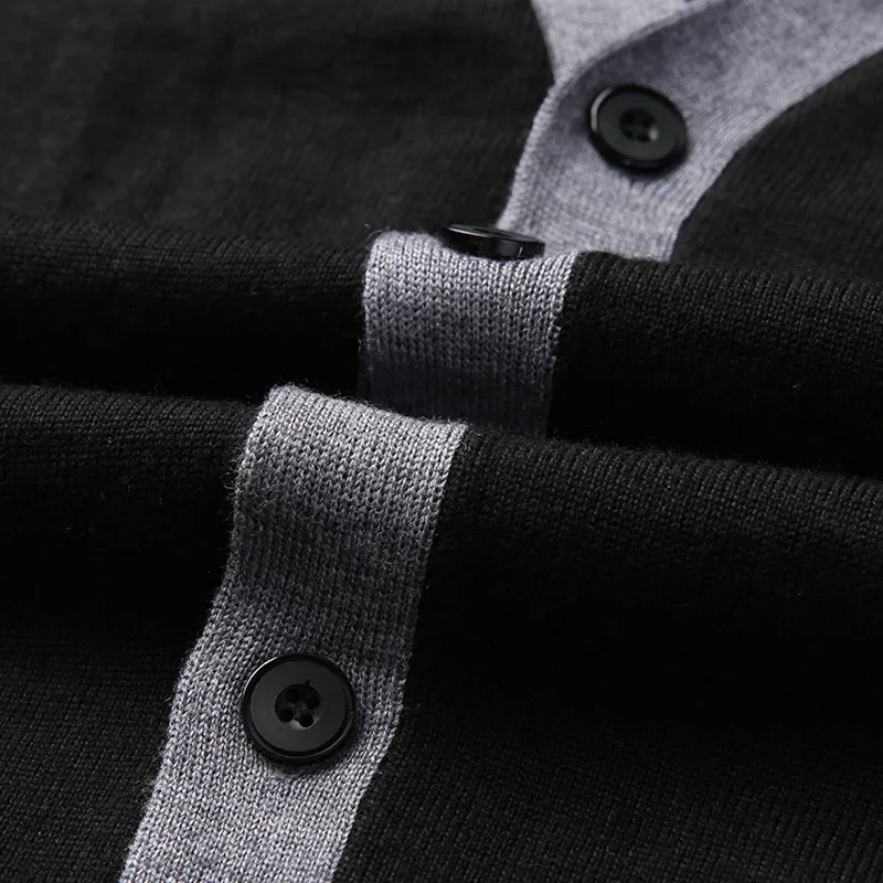 

MRMT 2021 Brand Autumn New Men's Jackets V-collared Sweater Mid-aged and Young for Male Long-sleeved Knit Shirt Clothing